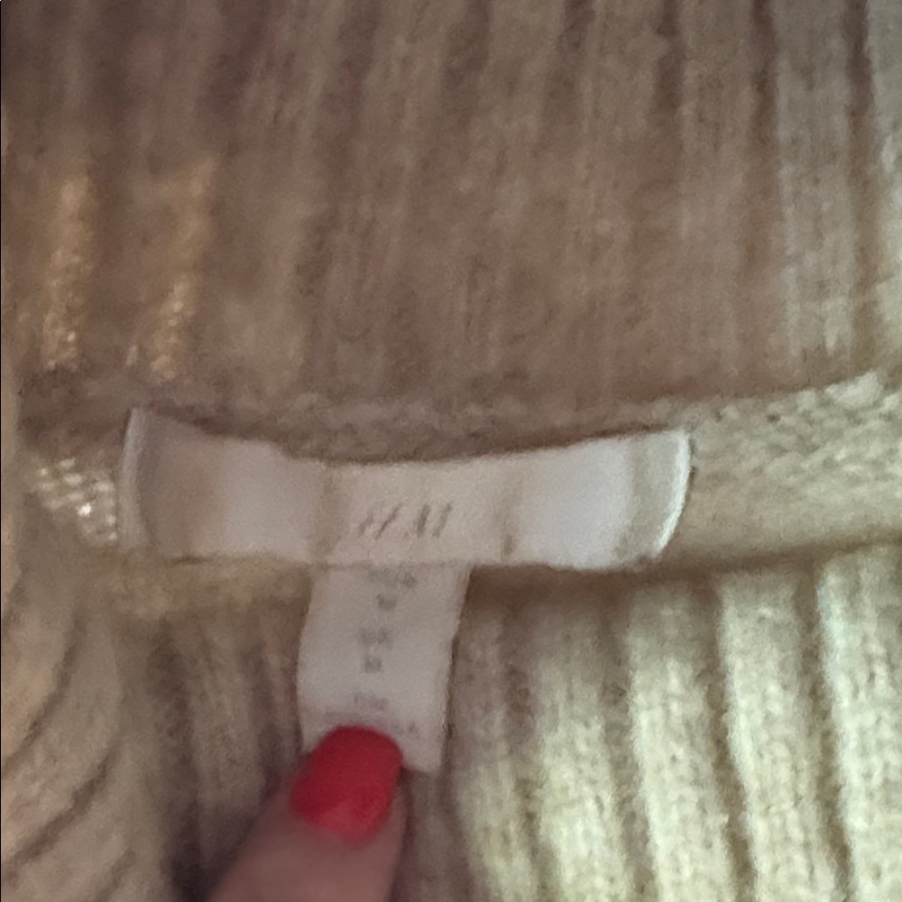 H & M Oversized Turtleneck Sweater Tan Camel M - Picture 4 of 6